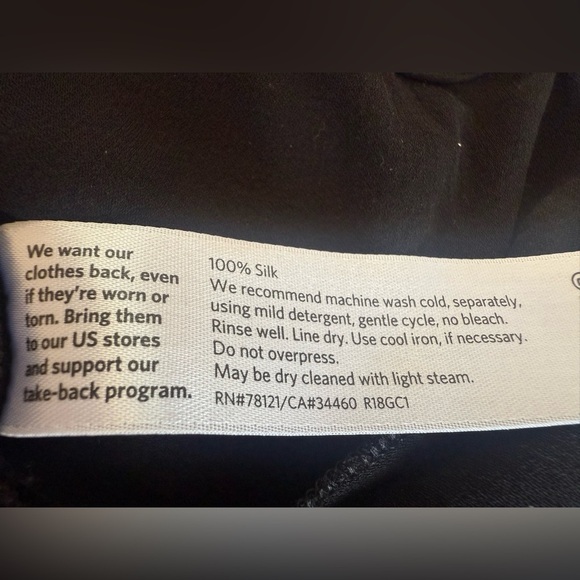 Eileen Fisher Black Long Sleeve Keyhole Blouse Elegant Top XS 100% Silk - Picture 5 of 7